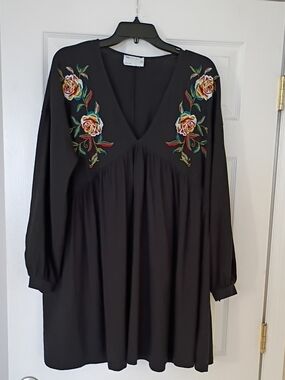Asos Design Black Floral Embroidered V-Neck Women's Dress, 10